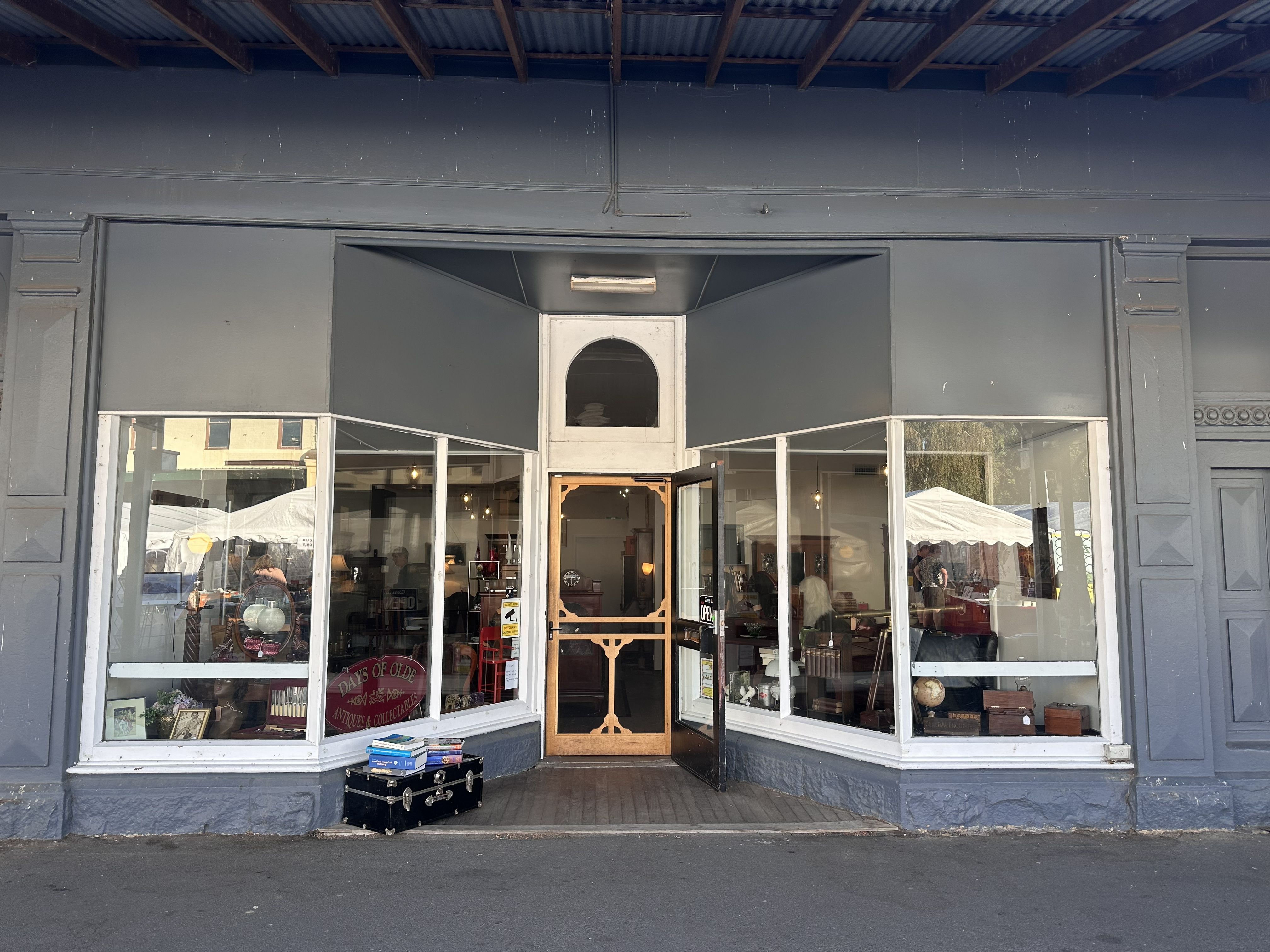 Days of Olde Antiques